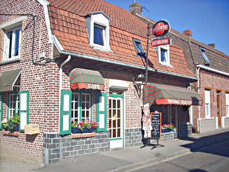 Estaminets flamands : Café - Boucherie ( Eric Kieken) à Godewaersvelde