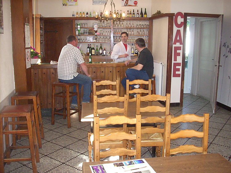 Estaminets flamands : Café - Boucherie ( Eric Kieken) à Godewaersvelde