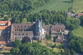 Abbaye du Mont des Cats, vue aerienne